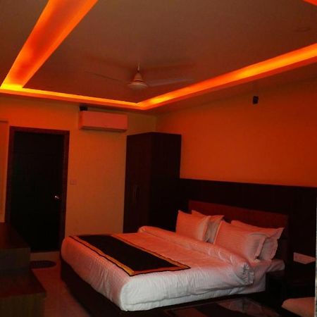 Hotel Shivoy Grand Varanasi Exterior foto