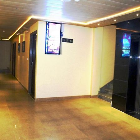 Hotel Shivoy Grand Varanasi Exterior foto