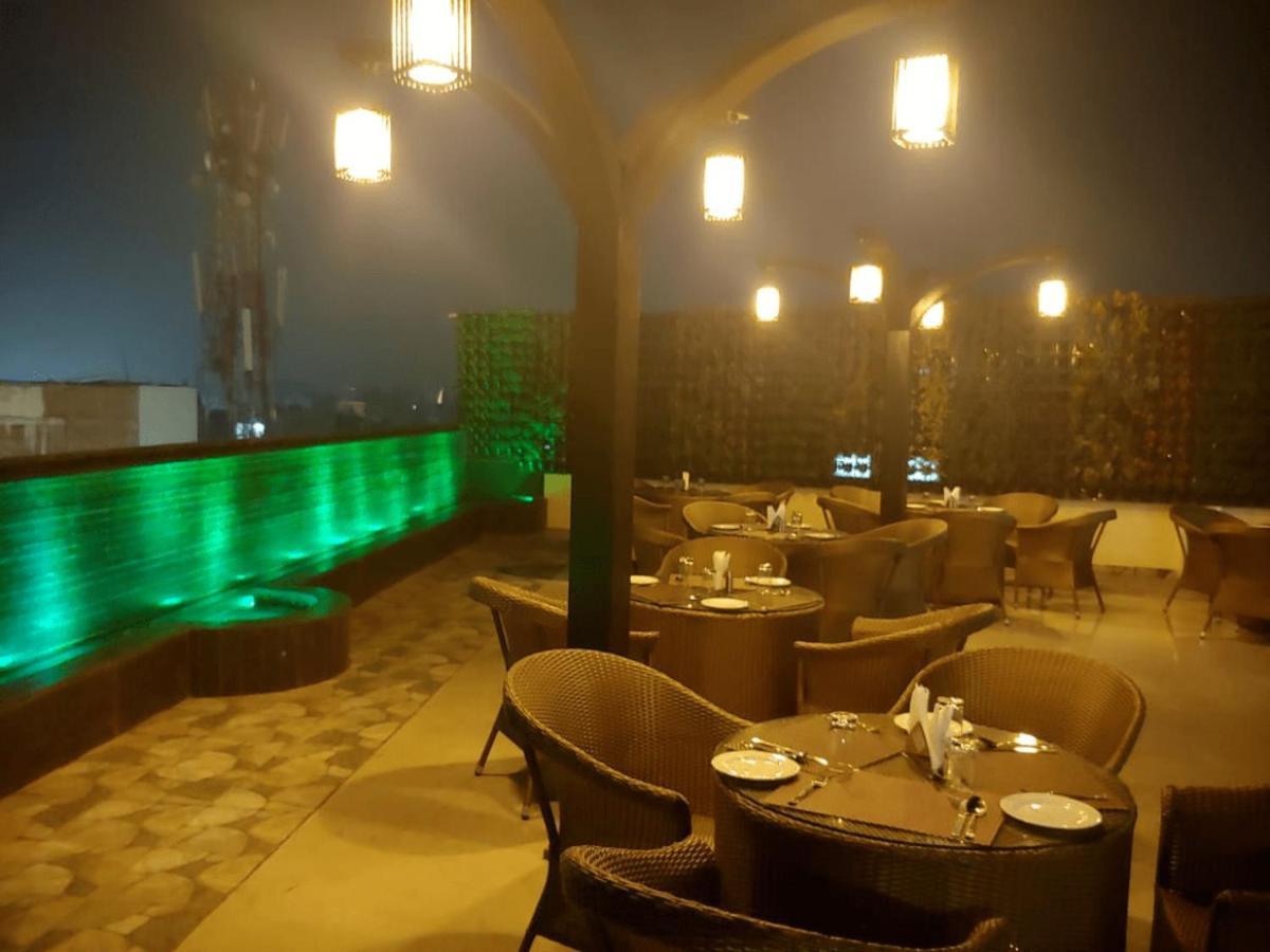 Hotel Shivoy Grand Varanasi Exterior foto
