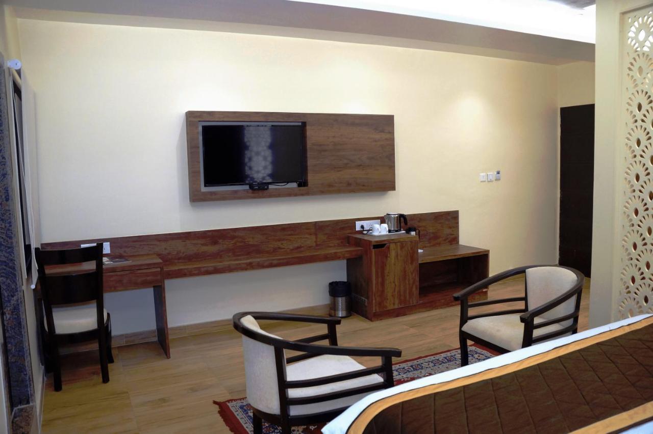 Hotel Shivoy Grand Varanasi Exterior foto