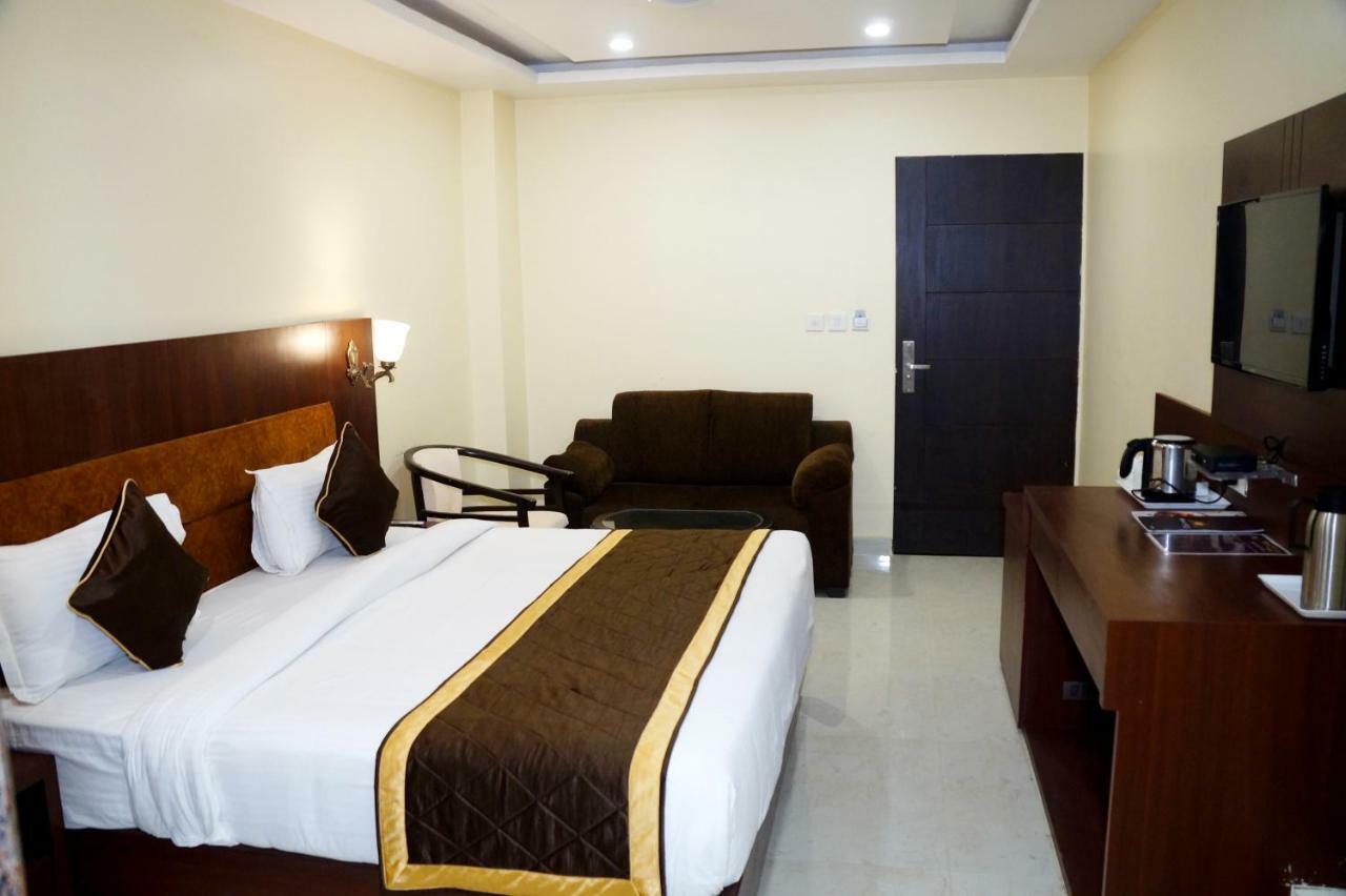 Hotel Shivoy Grand Varanasi Exterior foto